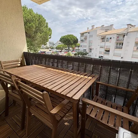 Apartment With Wifi & Balcony 200 M From The Sea